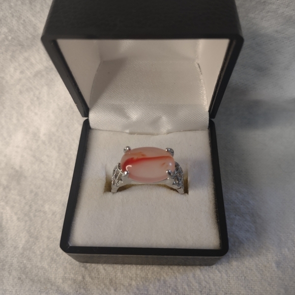 New women's size 8 ring - Picture 1 of 6